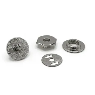 Bouton magnétique hexagonal pour fermeture de sacs avec ailettes Argento