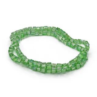 Cristales cúbicos de 6 mm en resina para bisutería Verde 31