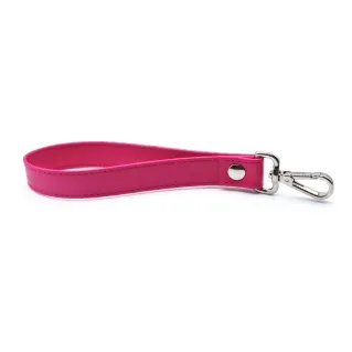 Muñequera Argo de ecopiel con mosquetón para cartera Fucsia