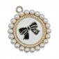 Chanelia White Pendant, with pearls and bow | Tessiland