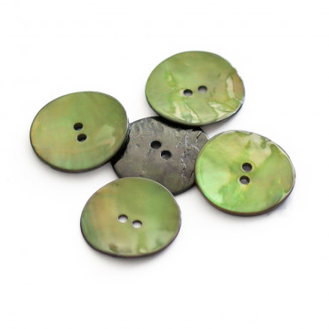 Bottone Akoya in vera madreperla naturale a 2 fori Verdone