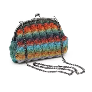 Borsa a mano invernale ricamata su rete handmade crochet | Tessiland
