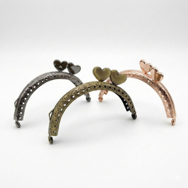 Chiusura clic clac Heart Side ad arco con cuore per portamonete