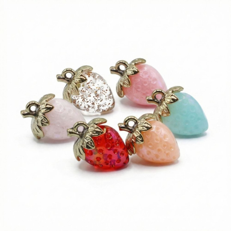 Ciondolo Strawberry fragola in resina effetto marmo per bijoux