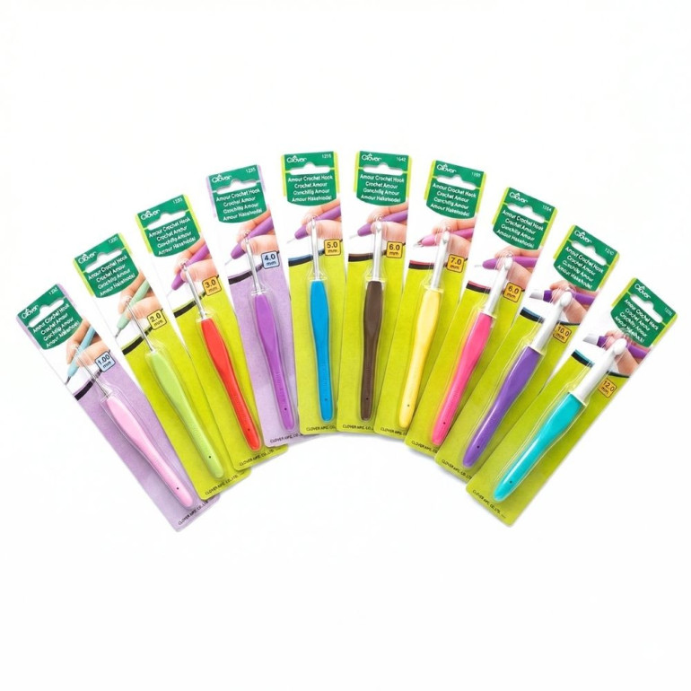 Uncinetto ergonomico Amour Clover con impugnatura soft