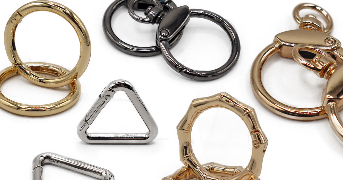 mosquetones anillos abiertos